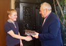 Miłosz Zarębski z nagrodą w konkursie plastycznym poświęconym Marszałkowi Miłosz Zarębski z nagrodą w konkursie plastycznym poświęconym Marszałkowi